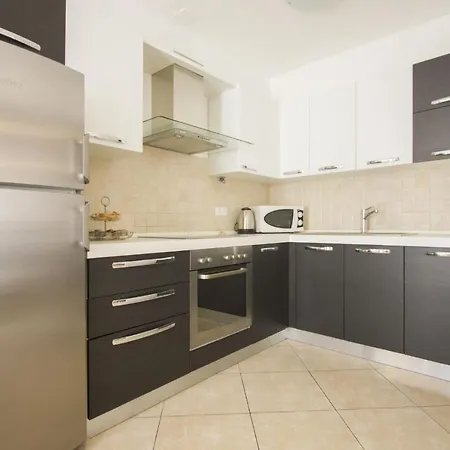 Апартаменты Seaside With A Swimming Pool Okrug Gornji, Ciovo - 5960