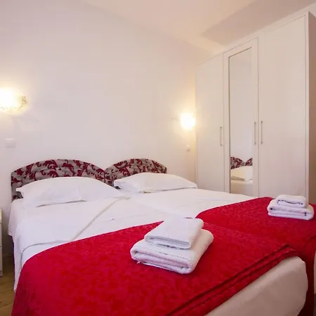 Seaside With A Swimming Pool Okrug Gornji, Ciovo - 5960 *