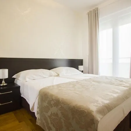 Seaside With A Swimming Pool Okrug Gornji, Ciovo - 5960 Трогир