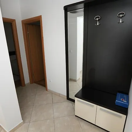 Seaside With A Swimming Pool Okrug Gornji, Ciovo - 5960 * Трогир