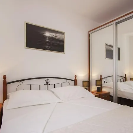 Апартаменты Seaside With A Swimming Pool Okrug Gornji, Ciovo - 5960