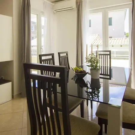 Seaside With A Swimming Pool Okrug Gornji, Ciovo - 5960 * Трогир