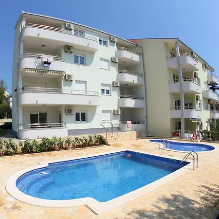 Seaside With A Swimming Pool Okrug Gornji, Ciovo - 5960 Trogir